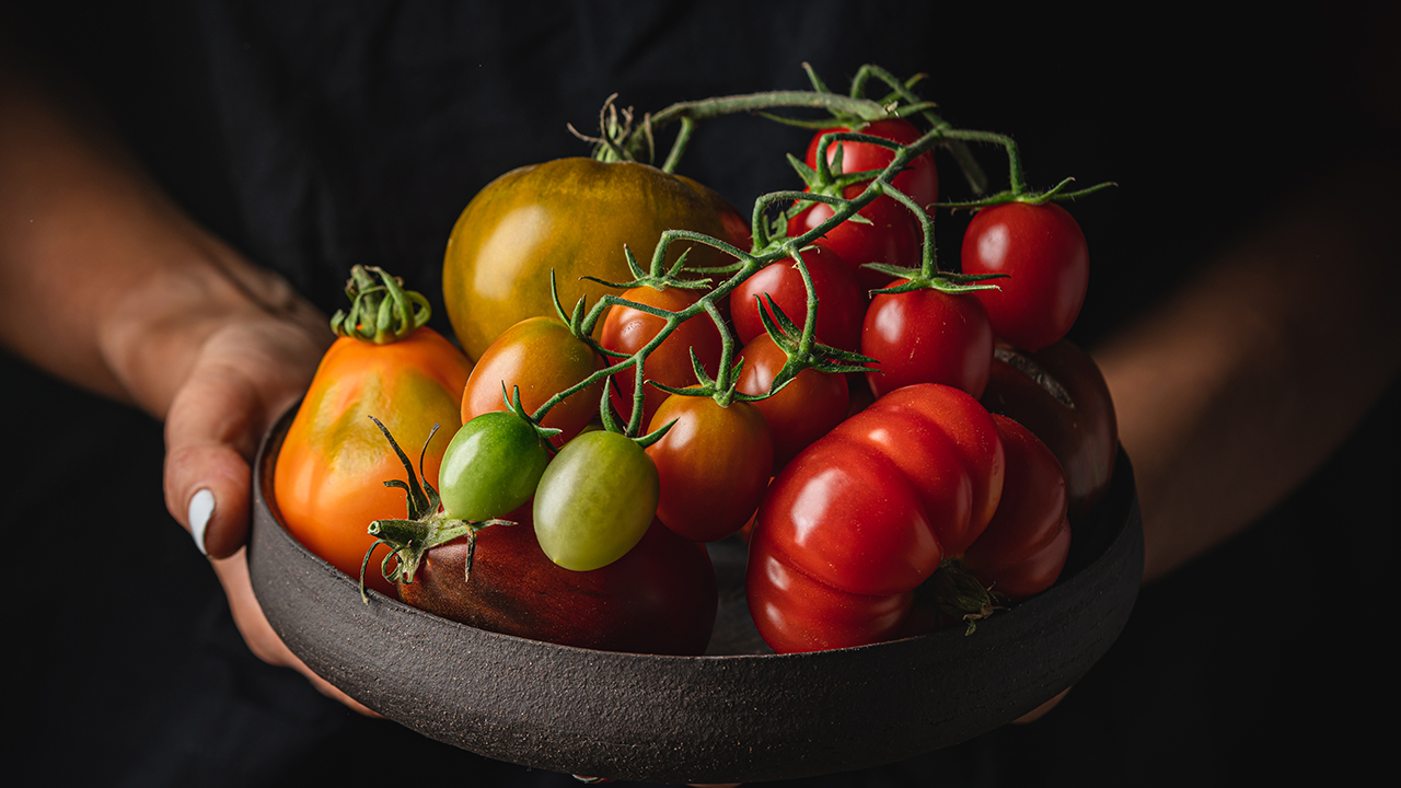 tomatoes more genes than humans